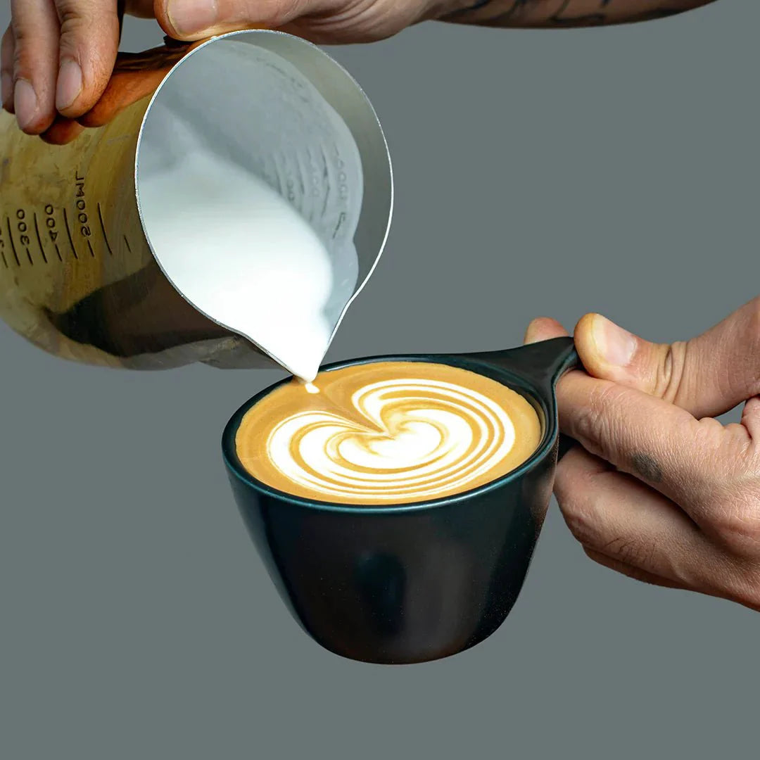 Porslin Svart Lino Enkel Cappuccino kopp med fat 5oz /15cl