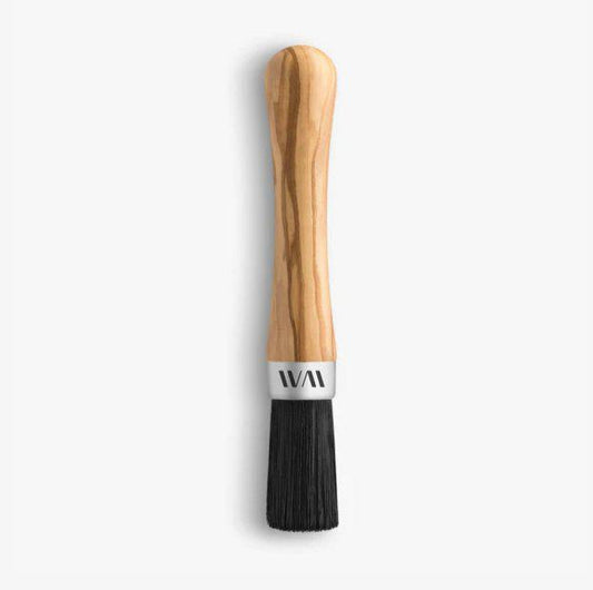 Cleaning brush in wood