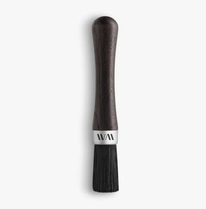 Cleaning brush in wood